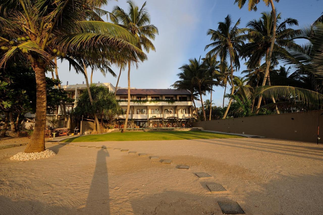 Tantalize Beach Hikkaduwa Buitenkant foto