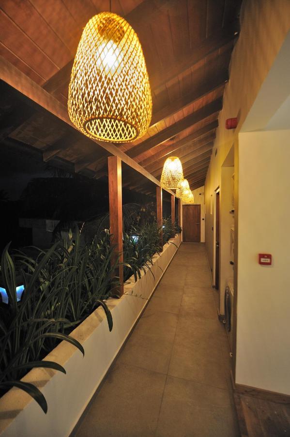 Tantalize Beach Hikkaduwa Buitenkant foto