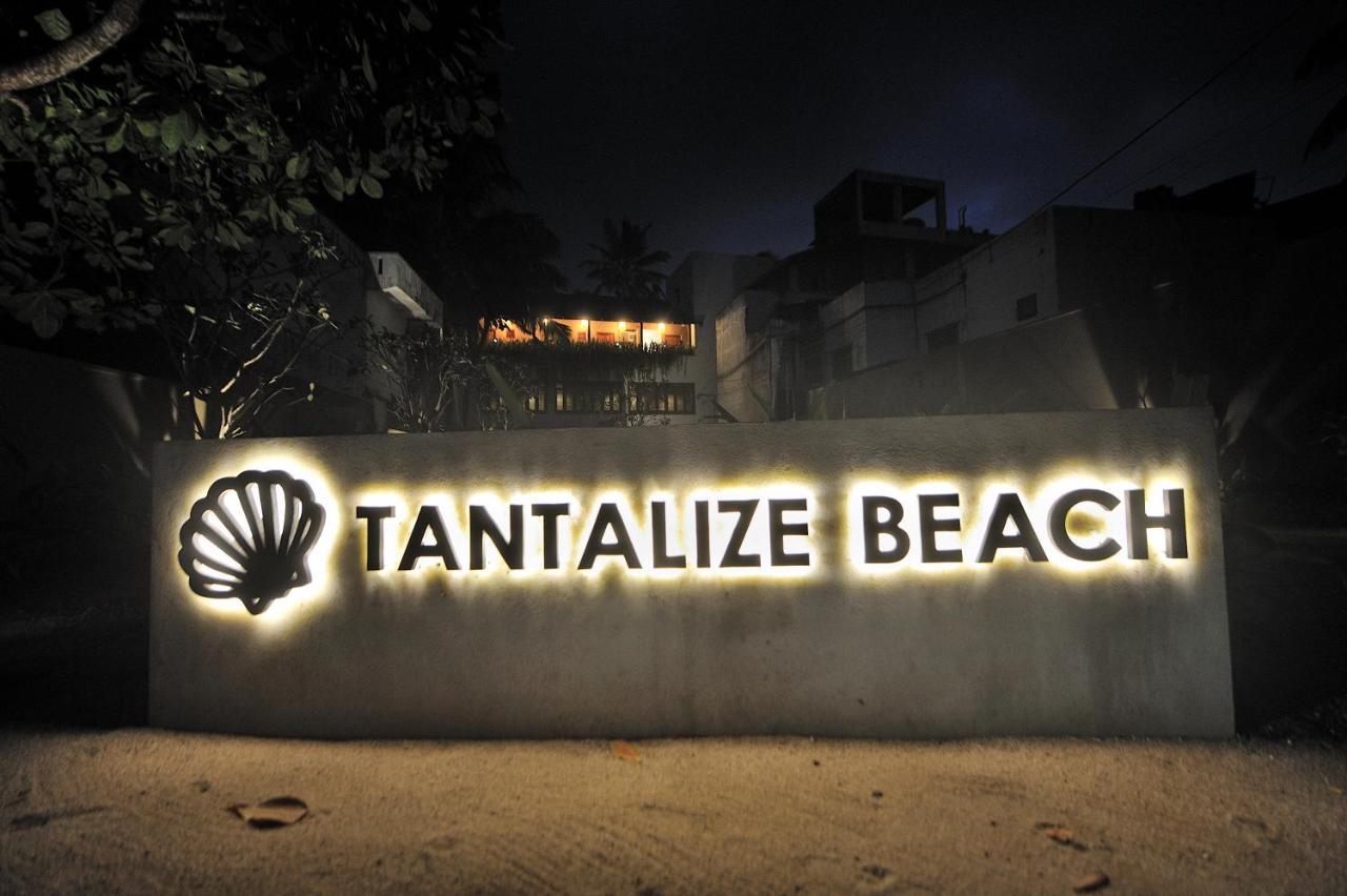 Tantalize Beach Hikkaduwa Buitenkant foto